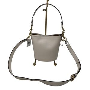 Coach Dakota Bucket Bag Purse Glovetanned Leather Chalk White Crossbody Strap